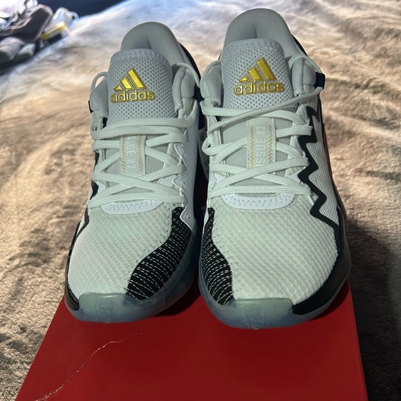 Adidas D.O.N. Issue 2 - Picture 3 of 3